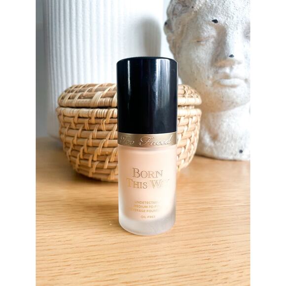 Too Faced Born This Way Foundation Swan - Picture 1 of 5